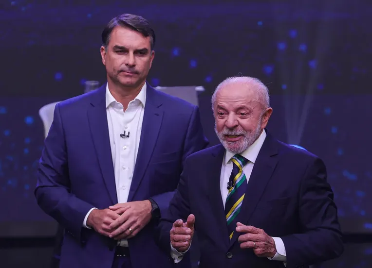 Campanha de Lula define estratégia para confronto decisivo com Flávio Bolsonaro