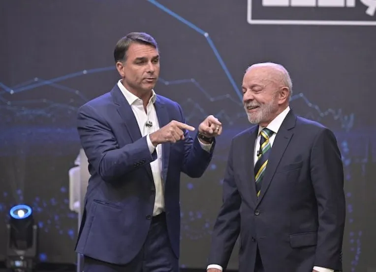 Lula aceita condições de Flávio Bolsonaro para abertura de sigilos
