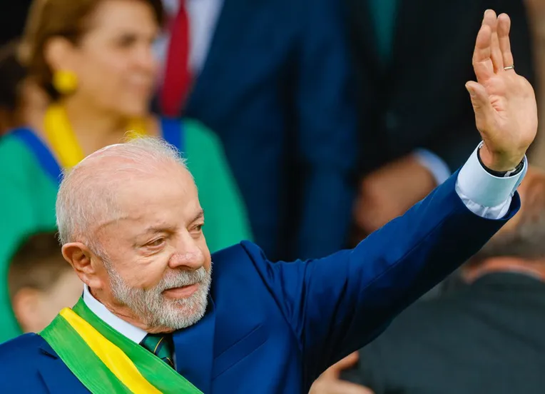 Lula faz virada histórica, é reeleito e conquista 4° mandato como presidente do Brasil