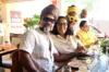 Com artistas, mãe de Carlinhos Brown inaugura restaurante no Candeal