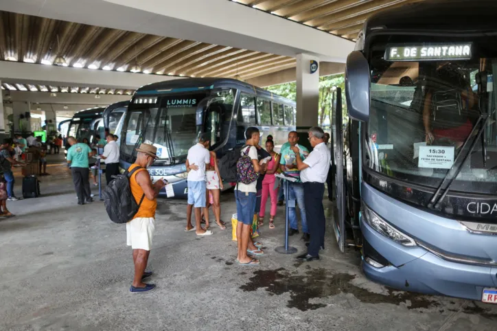 Fotos: Fluxo na Rodoviária de Salvador aumenta com chegada do São João