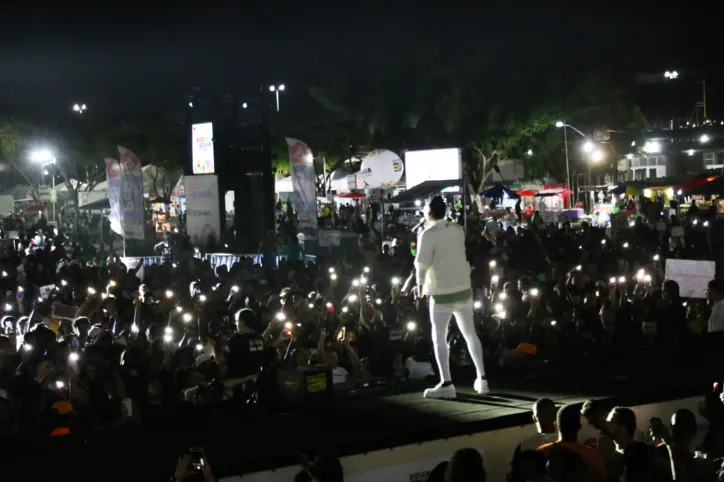 Silvanno Salles agita público com arrocha e outros ritmos no Parque