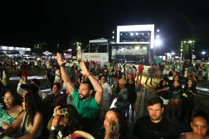 Veja como foi o primeiro dia de São João no Parque de Exposições