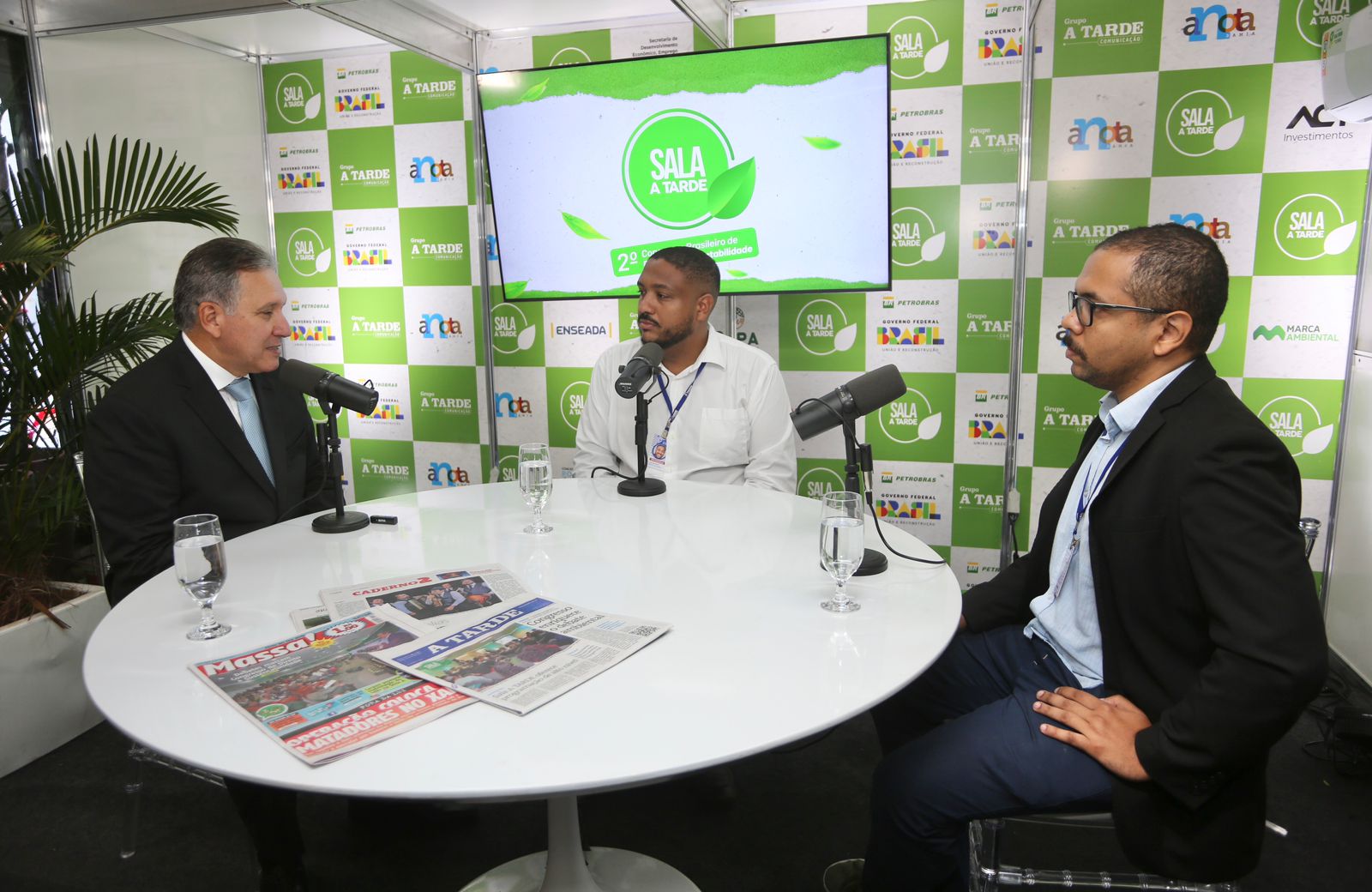 Afrânio Vilela, Ministro do STJ, é entrevistado por Lula Bonfim, repórter, e Fernando Valverde, editor de política de A TARDE