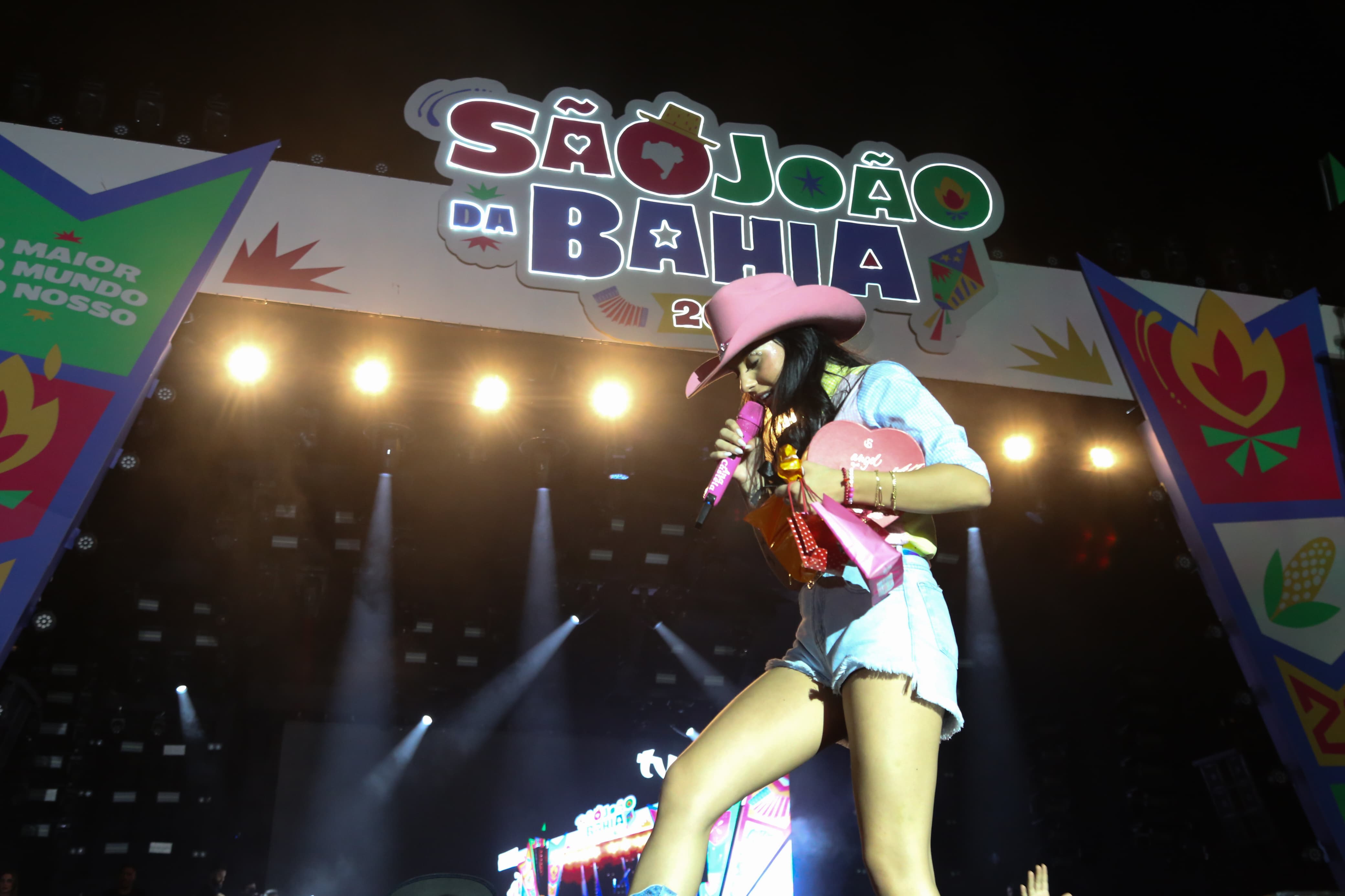 Veja como foi o primeiro dia de São João no Parque de Exposições