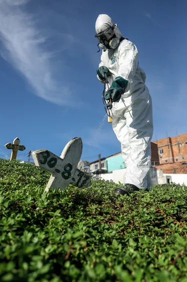 Pandemia; covid-19; limpeza; Limpurb; Pirajá; cemitério