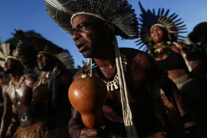 Indígenas baianos protestam no Centro Administrativo da Bahia - CAB. 
 Retratar os indígenas é sempre muito emocionante, mostrar a força dos povos indígenas da Bahia.