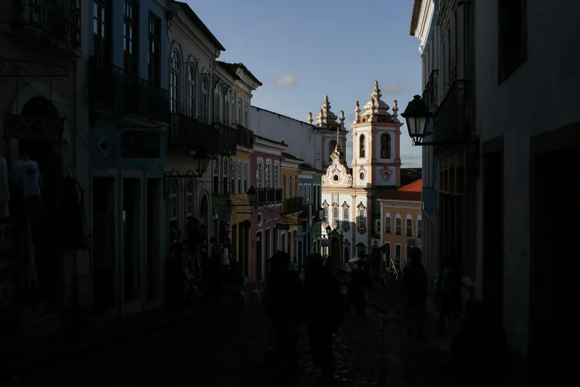 Pelourinho. Bahia supera baixa temporada e registra crescimento de 24% nos aeroportos em junho; aeroporto de salvador atinge maior número de passageiros em sete anos.