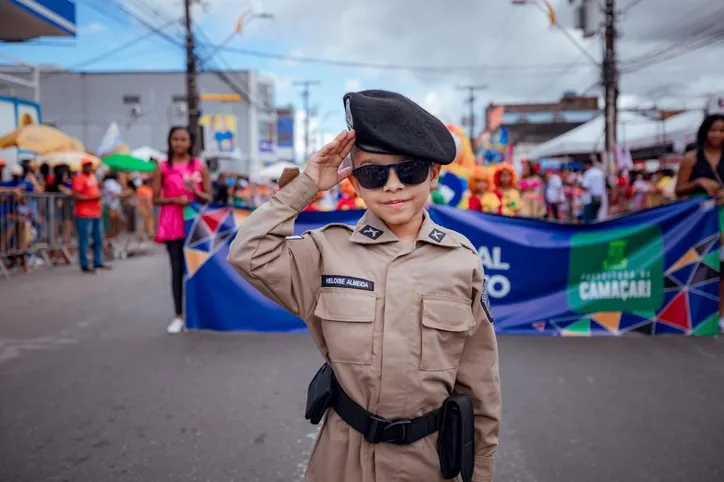 Desfile marca celebração dos 266 anos de emancipação de Camaçari