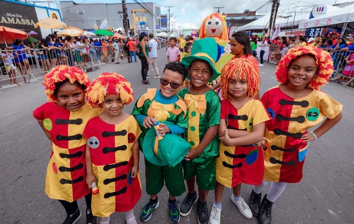 Desfile marca celebração dos 266 anos de emancipação de Camaçari