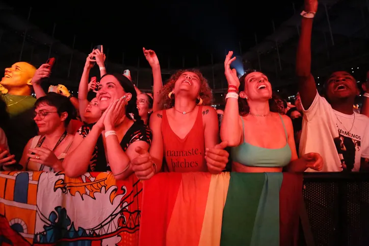 Caetano Veloso e Maria Bethânia brindam a Bahia com show histórico em Salvador