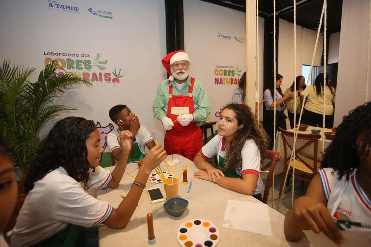 Centenas de estudantes da rede estadual visitam a Fenagro