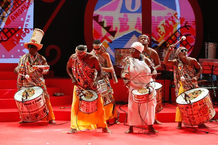 Ilê Aiyê celebra 50 anos com festa e um grito por igualdade