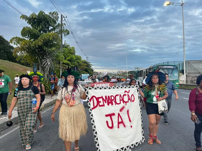 Indígenas protestaram em Salvador