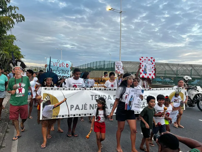 Indígenas protestaram em Salvador