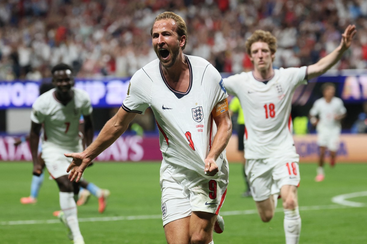 O atacante da Inglaterra, Harry Kane (nº 9), comemora o segundo gol de sua equipe durante a partida da fase de 32 da Copa do Mundo de 2026 entre Inglaterra e República Democrática do Congo, no Atlanta Stadium, em Atlanta, em 1º de julho de 2026.