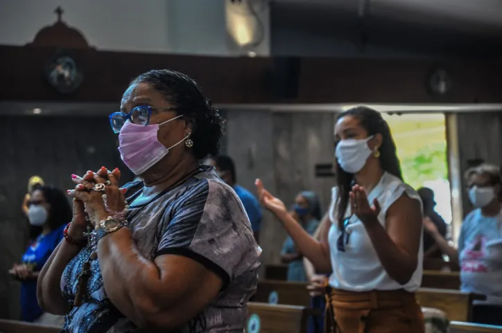 Santuário de Santa Dulce celebra missa de Natal; veja fotos