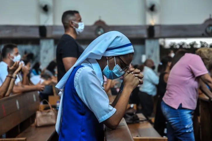 Santuário de Santa Dulce celebra missa de Natal; veja fotos