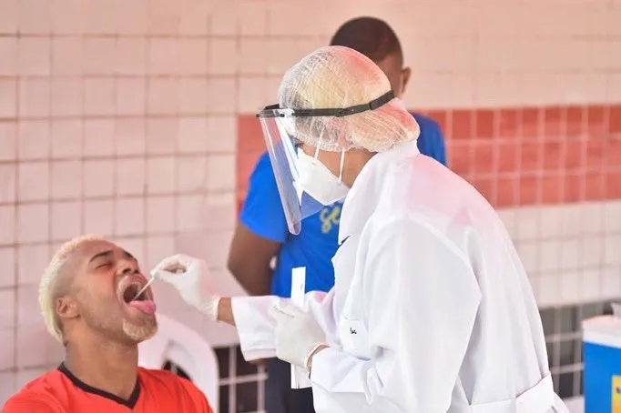 Como praxe, os jogadores iniciaram bateria de exames e testes físicos