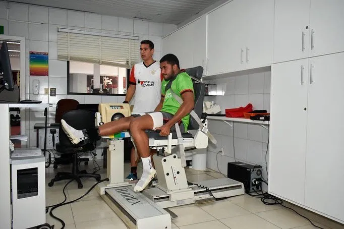 Como praxe, os jogadores iniciaram bateria de exames e testes físicos