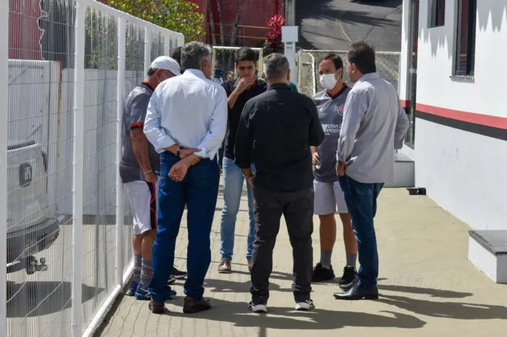 O técnico Dado Cavalcanti foi apresentado oficialmente no Barradão