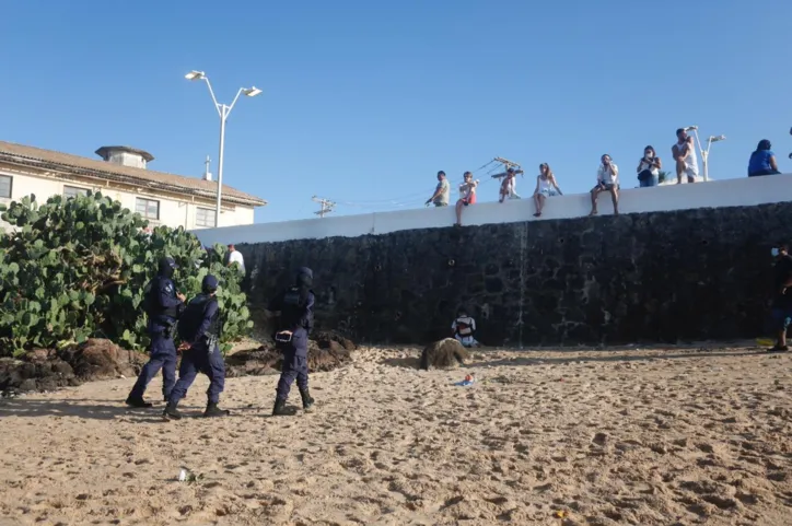 Presentes para Iemanjá são entregues em dia "sem festa"