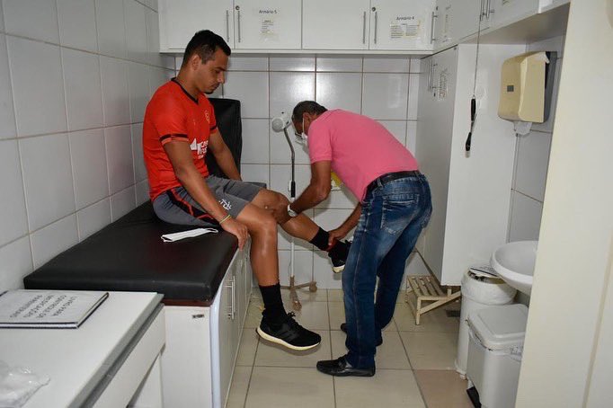 Como praxe, os jogadores iniciaram bateria de exames e testes físicos