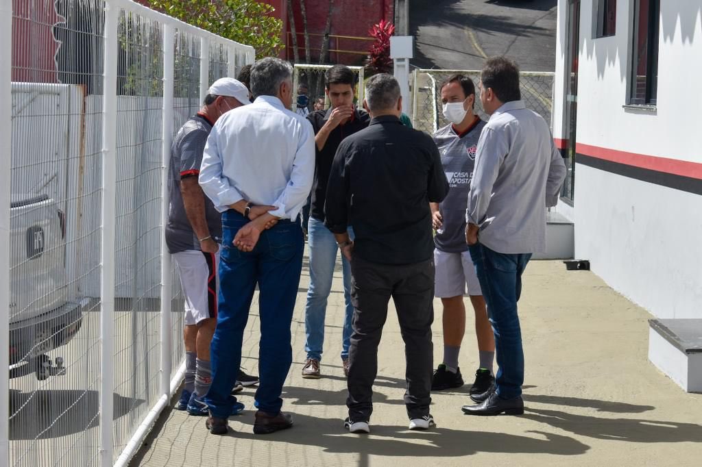 O técnico Dado Cavalcanti foi apresentado oficialmente no Barradão