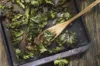 O cavolo nero tem um sabor levemente adocicado com um toque amargo no final 