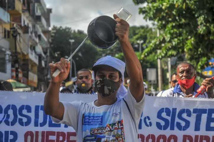 Categoria saiu em protesto pela região do Centro