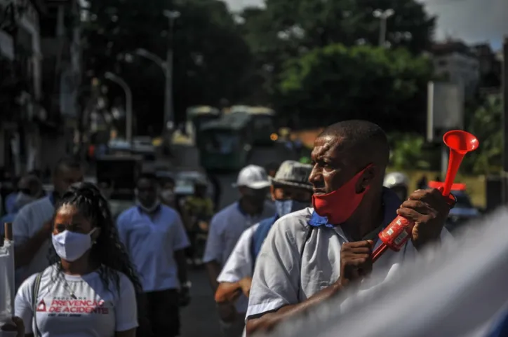 Categoria saiu em protesto pela região do Centro