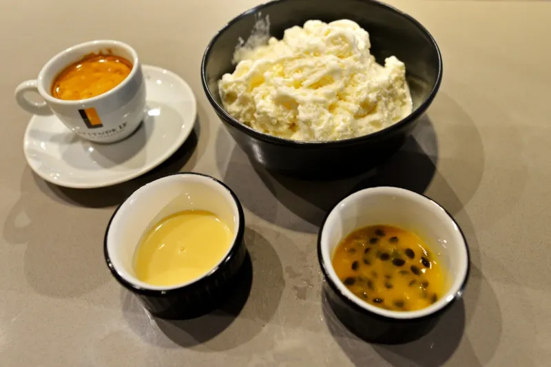 O Coffee Shake da Latitude 13 leva maracujá e sorvete