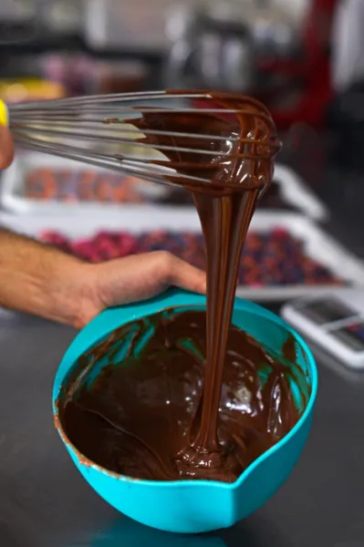 Lucas Figueiredo, chocolatier usa produtos de qualidade
