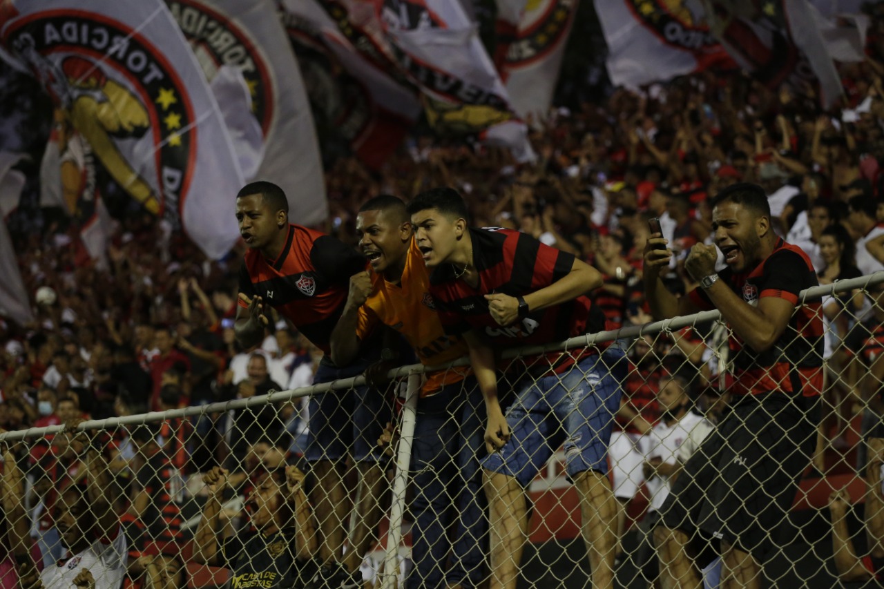 Vitória vence Confiança no Barradão e fica fora do Z4 da Série C
