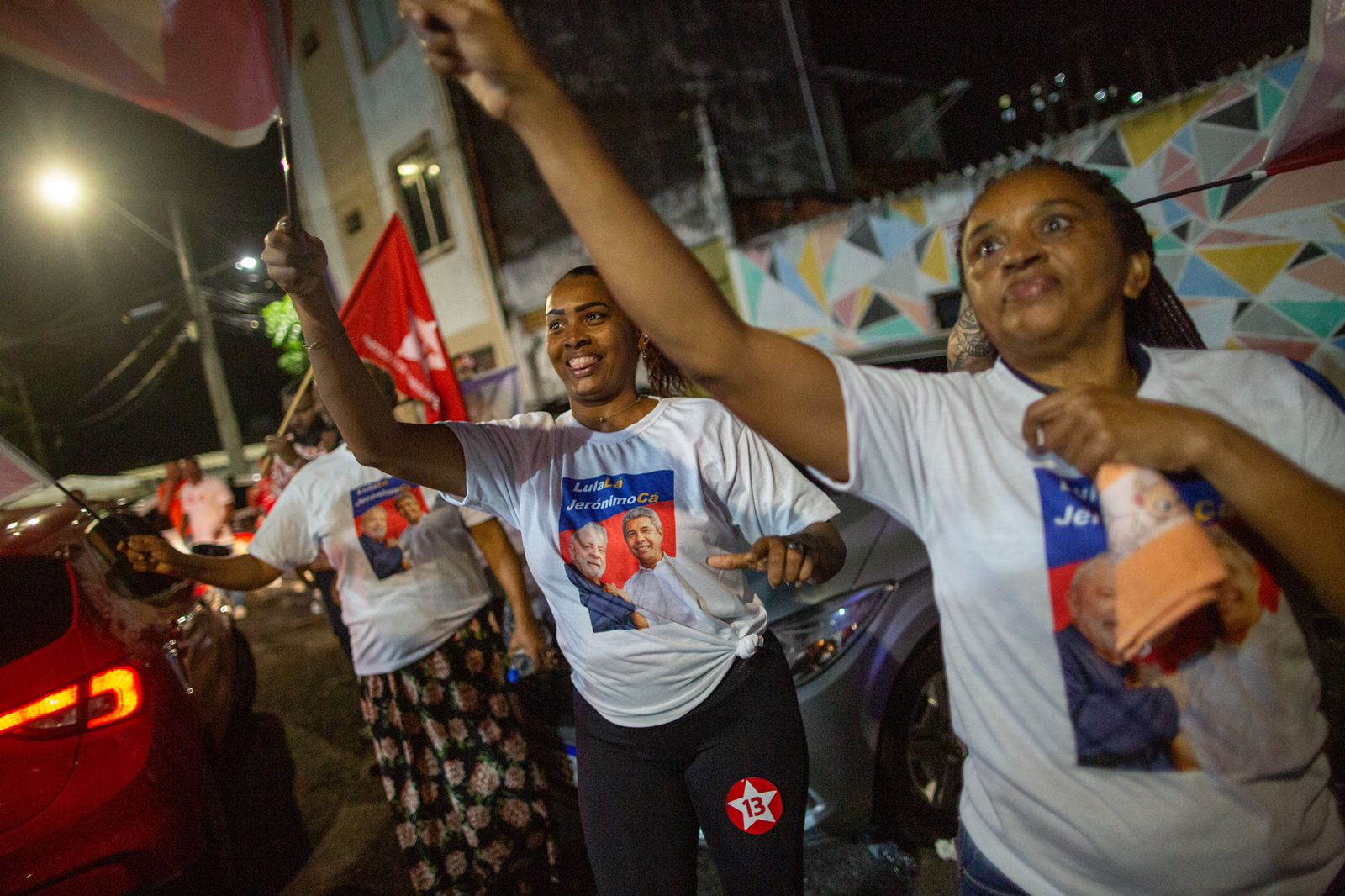 Clima de festa na espera dos candidatos para primeiro debate