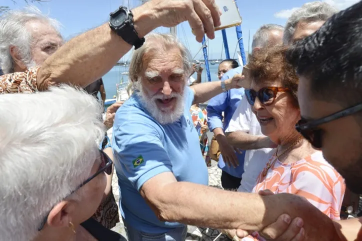 Chegada do velejador Aleixo Belov a Salvador neste sábado, 12