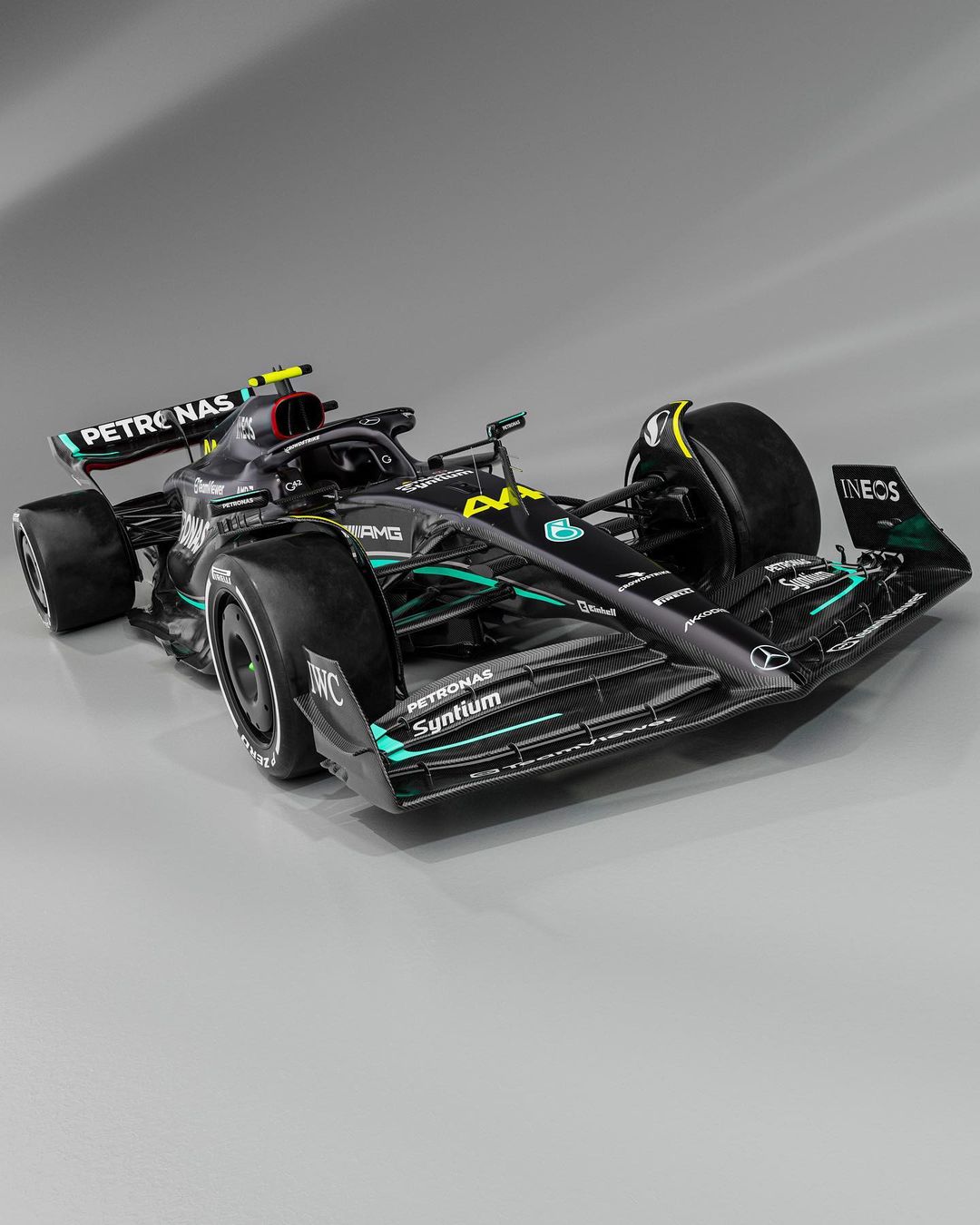Mercedes apresenta novo carro para temporada 2023 da F1