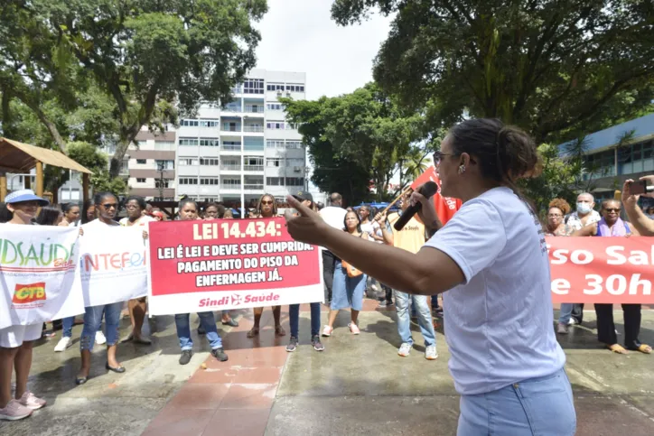 Profissionais de enfermagem fazem manifestação em Nazaré