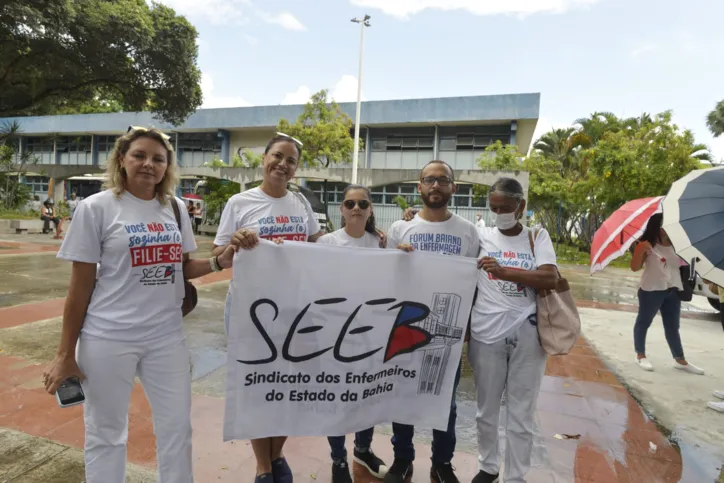 Profissionais de enfermagem fazem manifestação em Nazaré