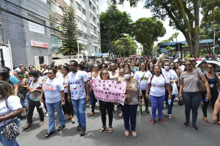 Profissionais de enfermagem fazem manifestação em Nazaré