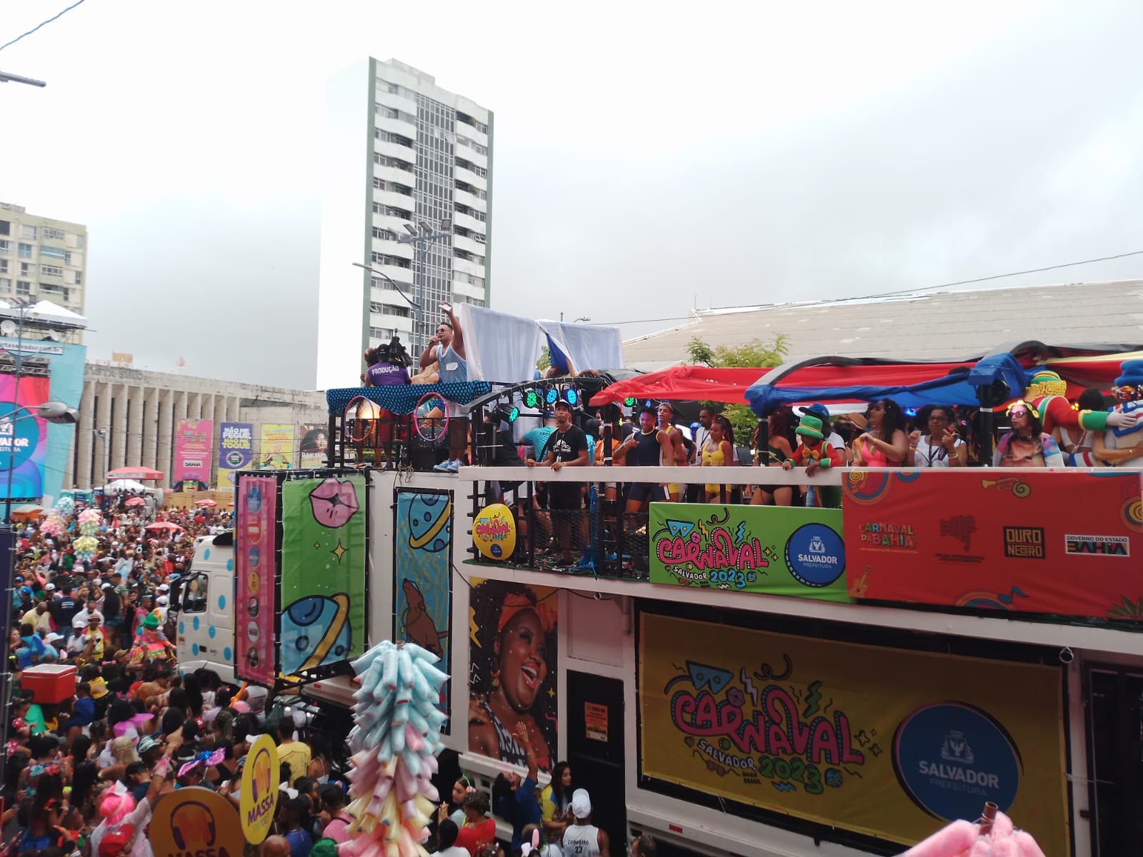 Chuva não atrapalhou a curtição do público mirim