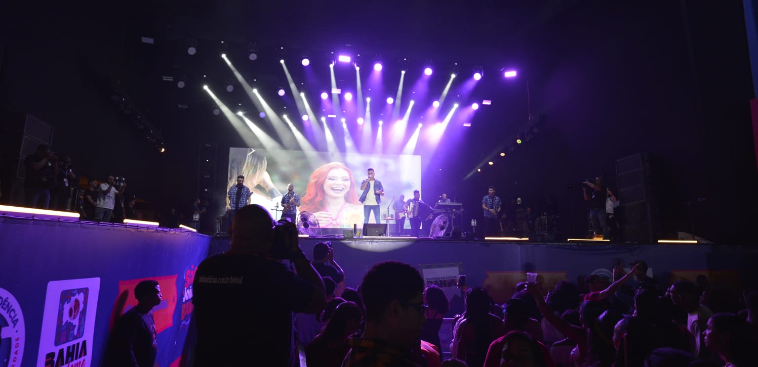 Confira fotos da terceira noite de São João em Salvador