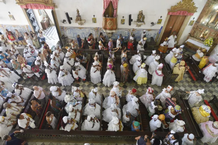 Baianas de acarajé celebram seu dia com missa especial no Pelourinho