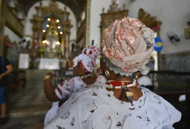 Baianas de acarajé celebram seu dia com missa especial no Pelourinho