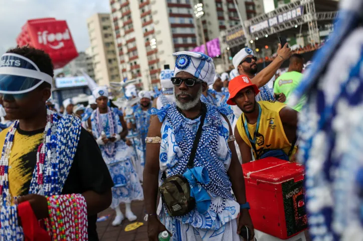 Confira fotos do desfile dos Filhos de Gandhy desta segunda-feira