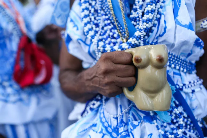 Confira fotos do desfile dos Filhos de Gandhy desta segunda-feira