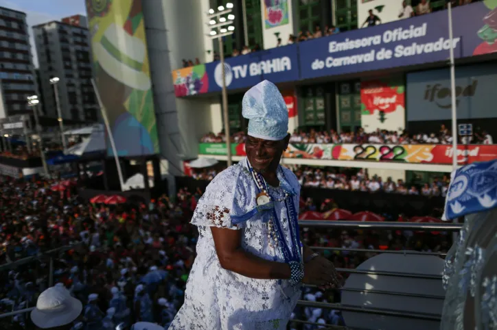 Confira fotos do desfile dos Filhos de Gandhy desta segunda-feira