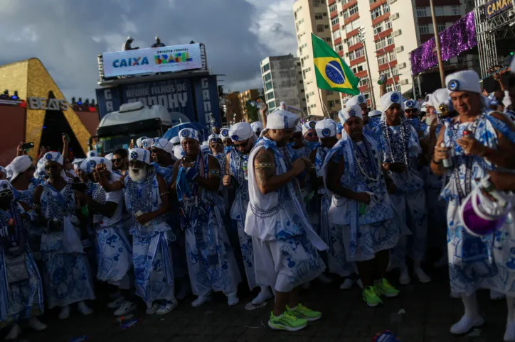 Confira fotos do desfile dos Filhos de Gandhy desta segunda-feira