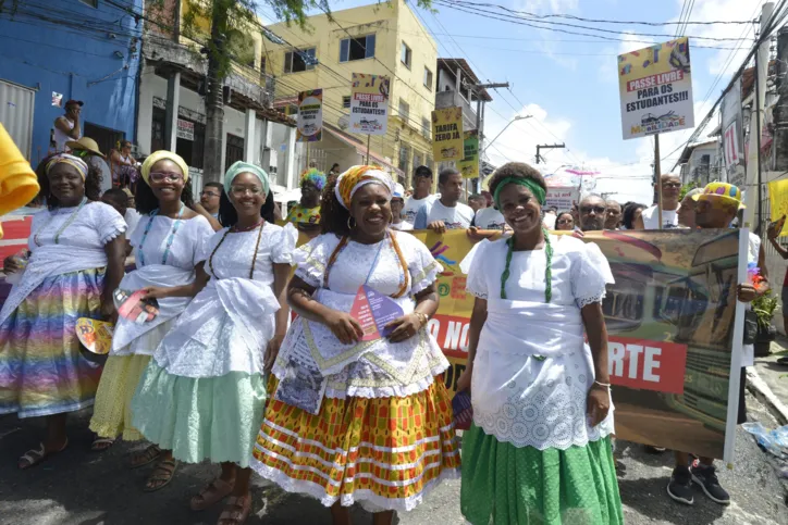 Fotos: Mudança do Garcia desfila  no circuito Osmar