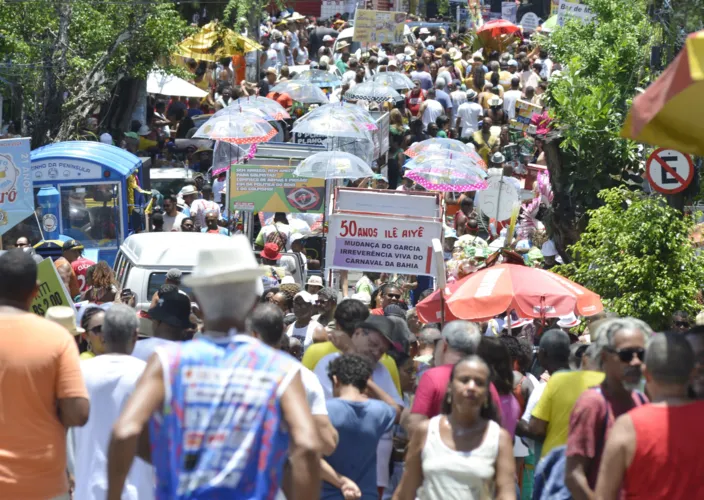 Fotos: Mudança do Garcia desfila  no circuito Osmar